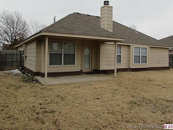 2nd image of 13656 S Oak Pl
