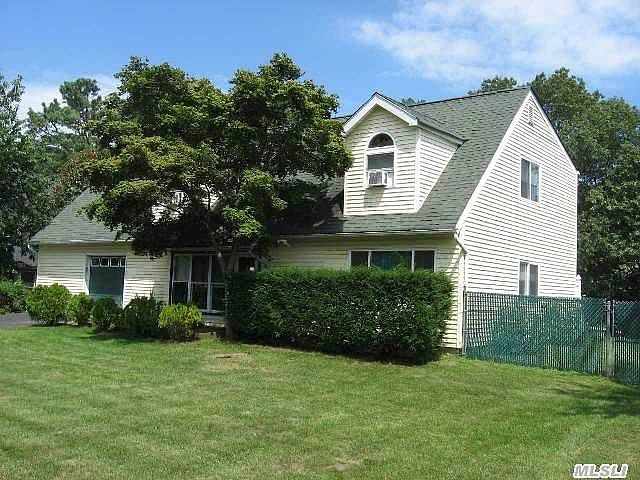 1st image of 19 Fairwood Ln