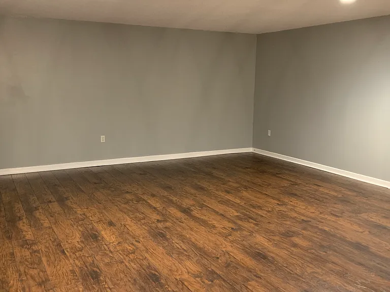 44 White Oak St #8 — Photo 6