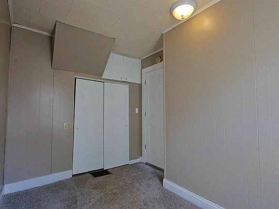 4th image of 1405 E Elm St