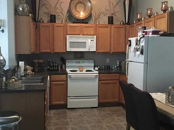 3rd image of 14436 Vauxhall Dr