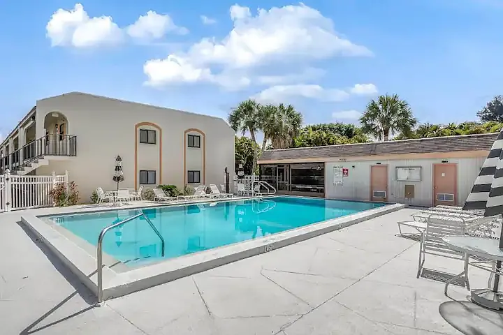 16341 Dublin Cir — Photo 2