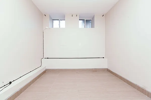 Rented by Nooklyn NYC LLC | media 63