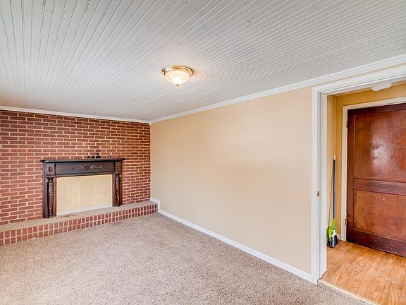 4th image of 3741 Old Clarksville Pike