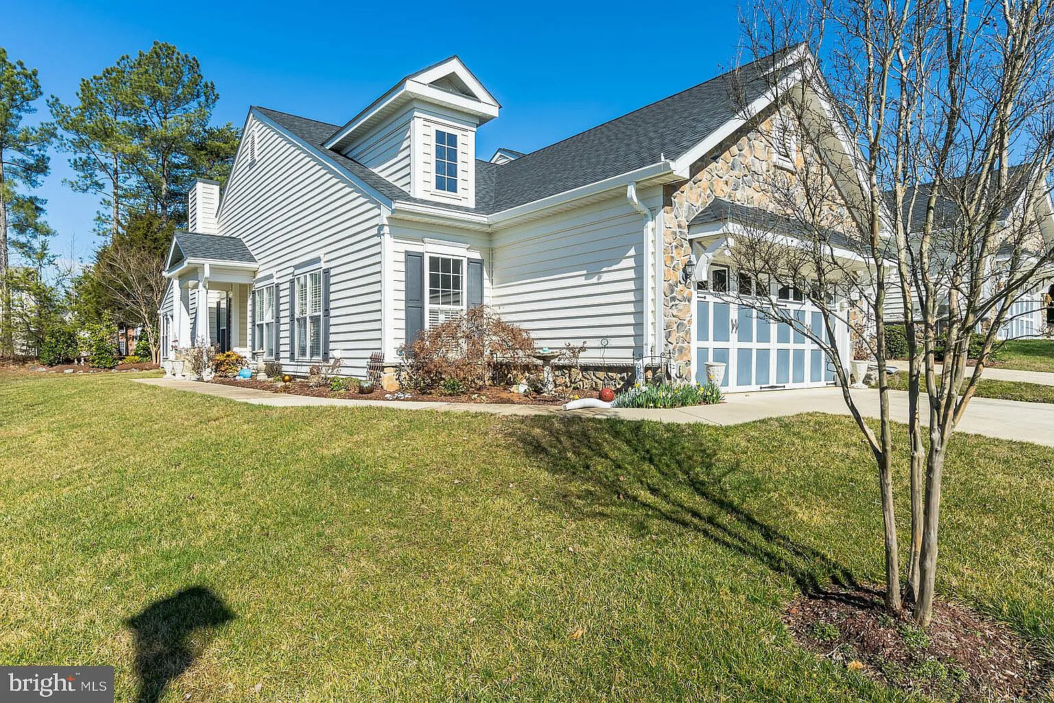 274 Williamsburg Cir photo 1