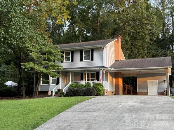 1209 Derbyshire Rd, Kannapolis, NC 28081