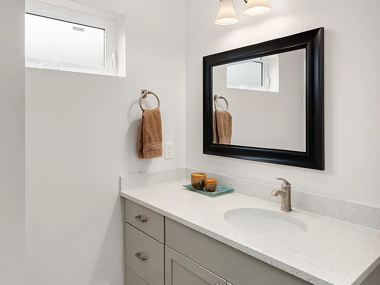 5424 Delridge Way SW #F — Photo 11