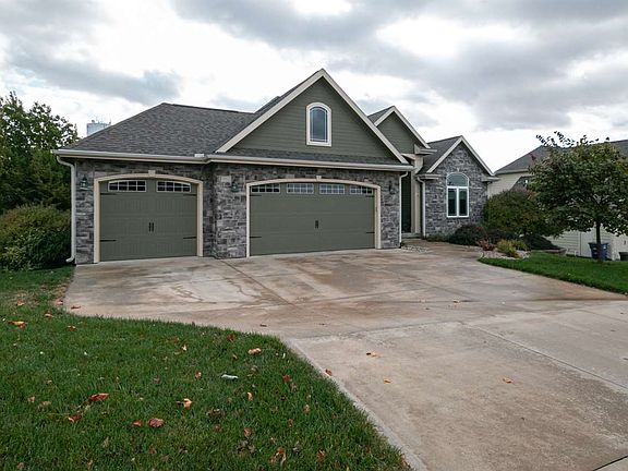 2nd image of 1113 E Park Grove Dr