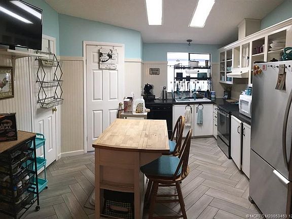 5th image of 15964 SW Indianwood Cir