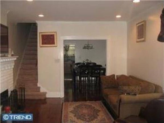 LIVING ROOM2