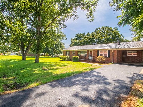 2nd image of 1109 Meadowbrook Dr