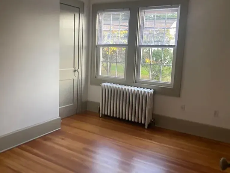 12 Alice St #2 — Photo 3