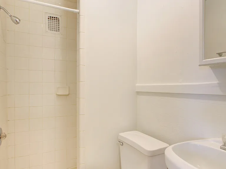 1071 Marion Street — Photo 13