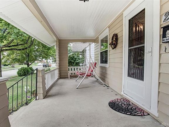 5th image of 2541 Mundale Ave