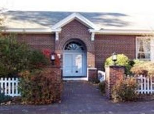 165 Converse St APT 5, Longmeadow, MA 01106