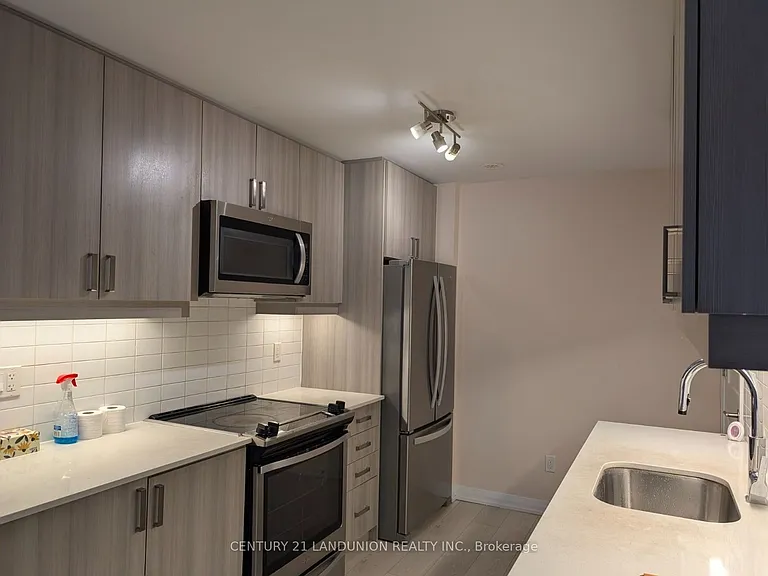 1050 Portage Pkwy #38 — Photo 15