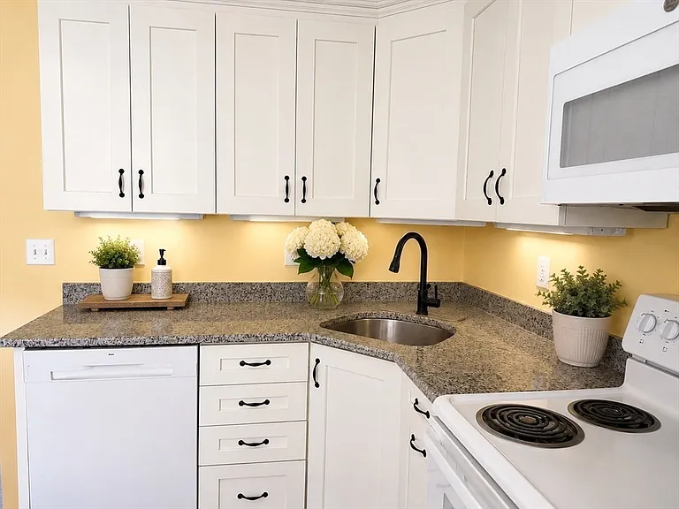 1179 Nantasket Ave #4 — Photo 5