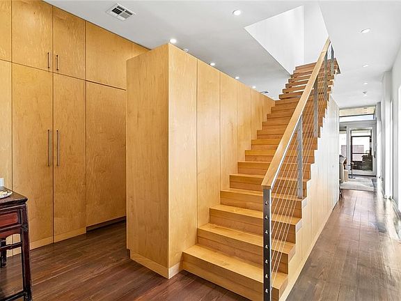 4th image of 3125 Ponce De Leon St