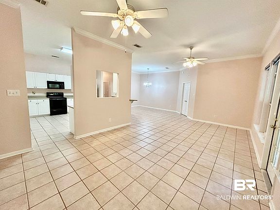 5th image of 4 Yacht Club Dr APT 72