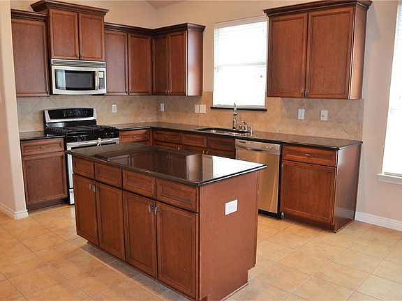 5th image of 1116 Annalea Cove Dr