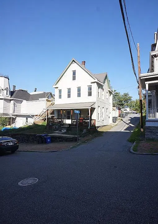 221 Walnut St #2