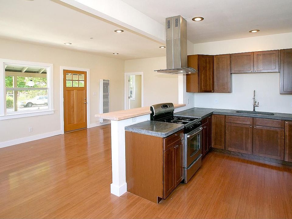 2 bedroom  modern kitchen