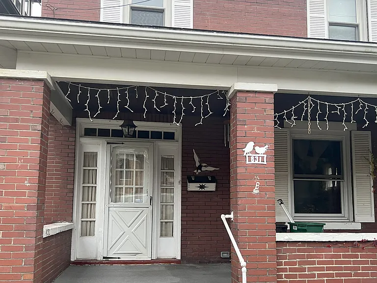 831 Beaver Rd — Photo 2