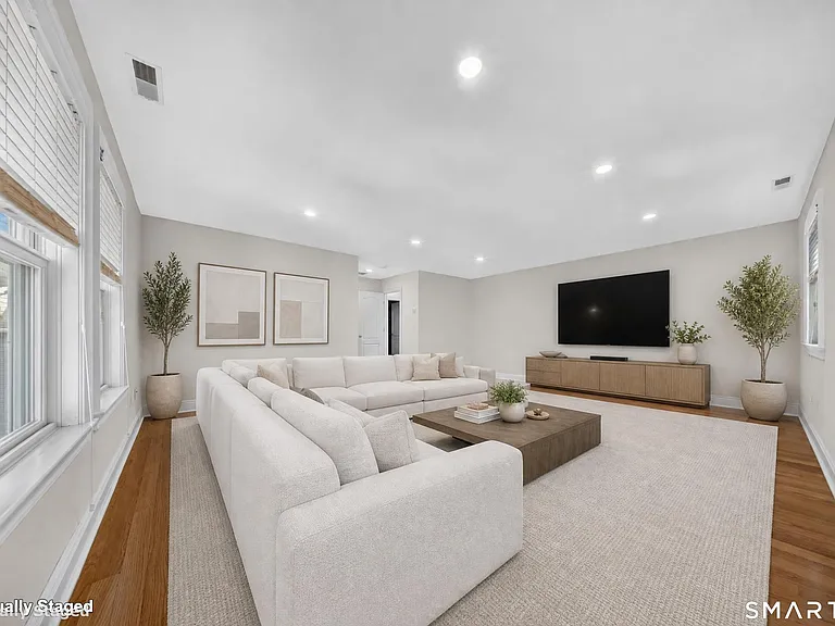 88 Maple Tree Ave #E — Photo 3