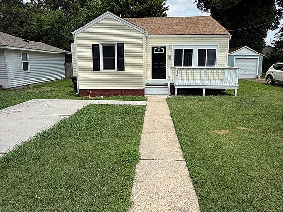 3rd image of 2403 Acorn St