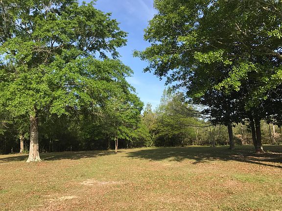 4th image of 22466 Mercedes Ln