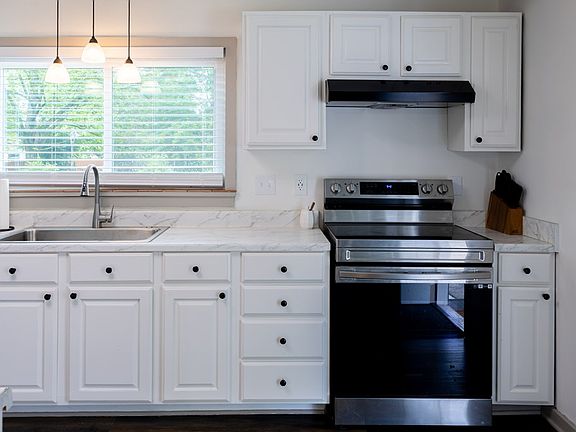5th image of 508 Hannah Dr SE