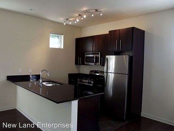 3rd image of 2652 N Humboldt Blvd APT B