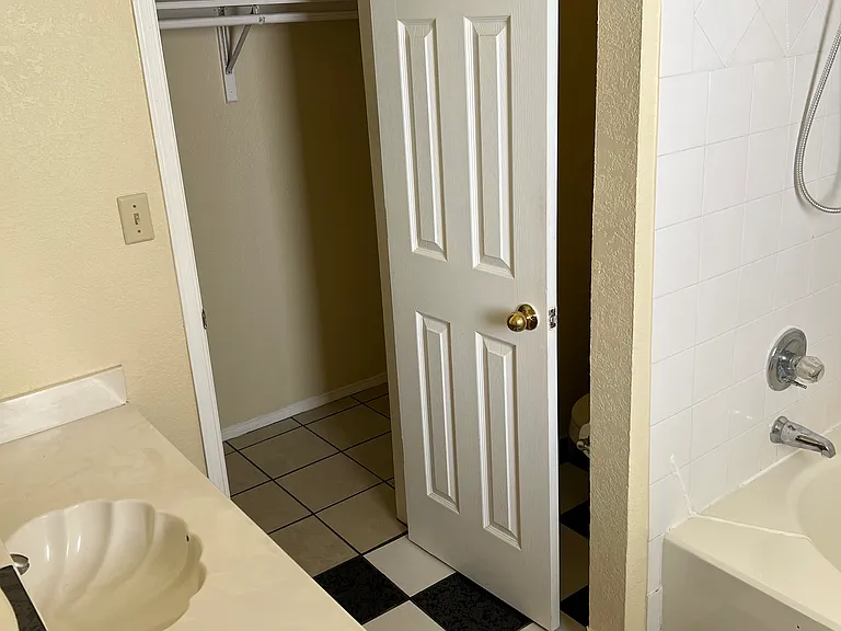 Gambel Quail Dr — Photo 4