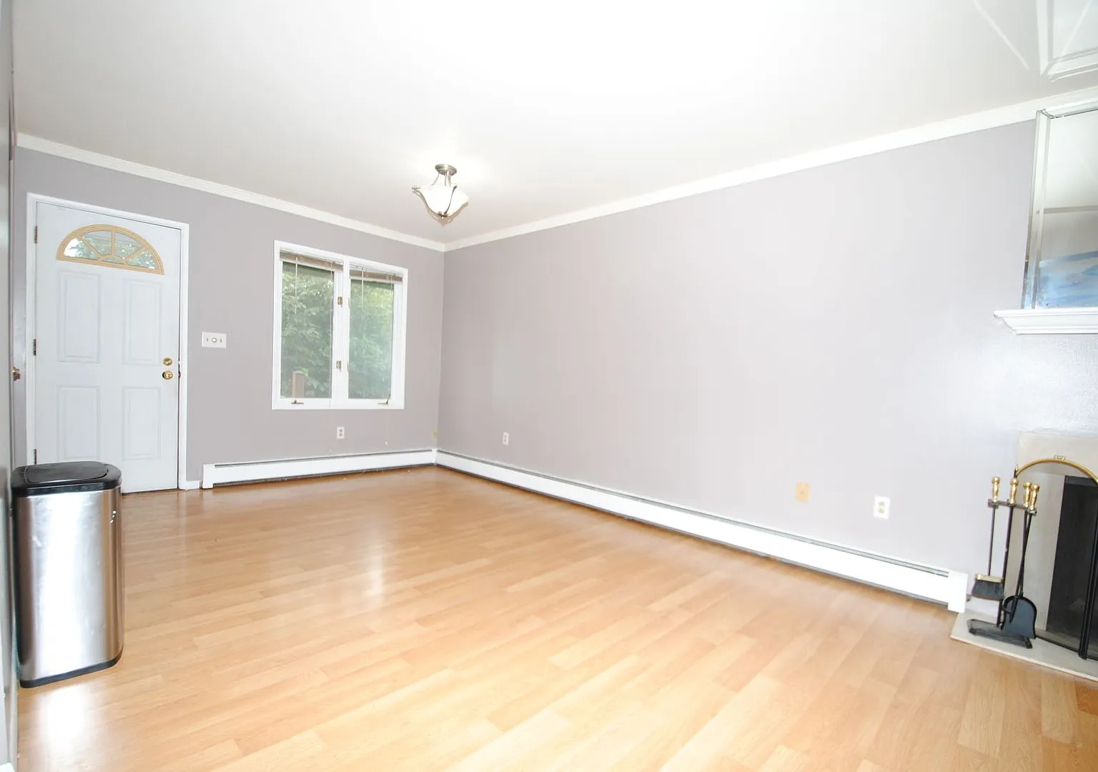 Gorgeous 4 bed / 2 bath with Heated Garage — Photo 4