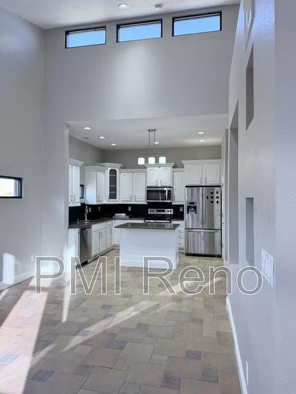 1 bed, 1.0 bath, 1000 sqft, $2,500 — Photo 3