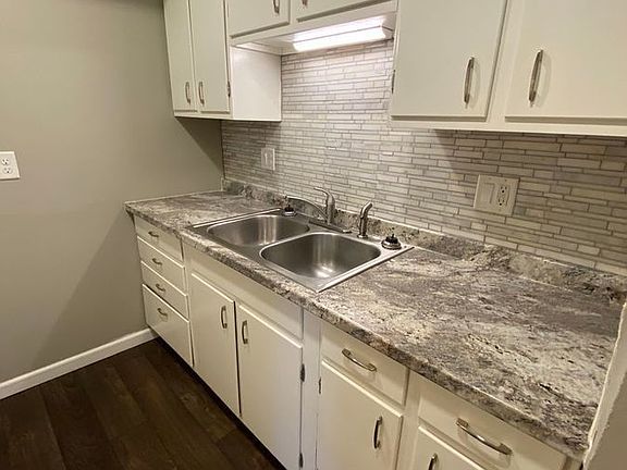4th image of 1935 N Bowman Ave APT J