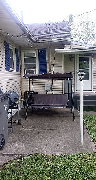 2nd image of 201 W Indiana Ave