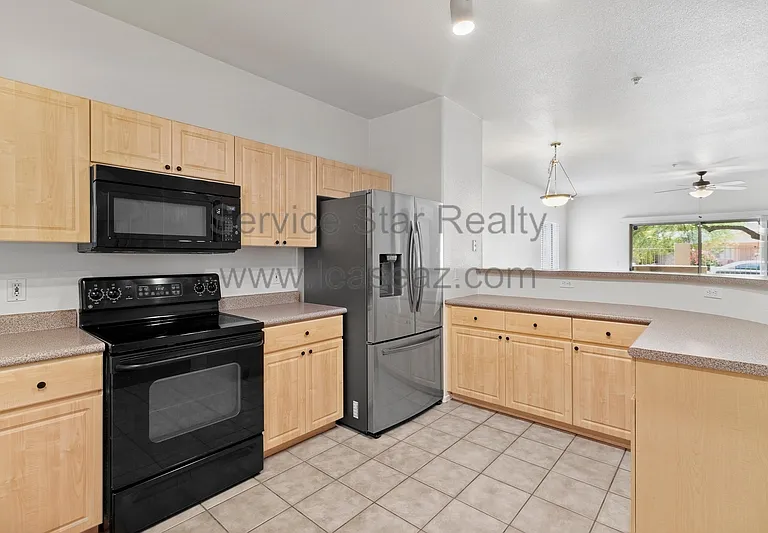 920 E Devonshire Ave #1001 — Photo 7