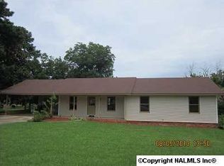 3309 Meadow Lark Dr, Guntersville, AL 35976