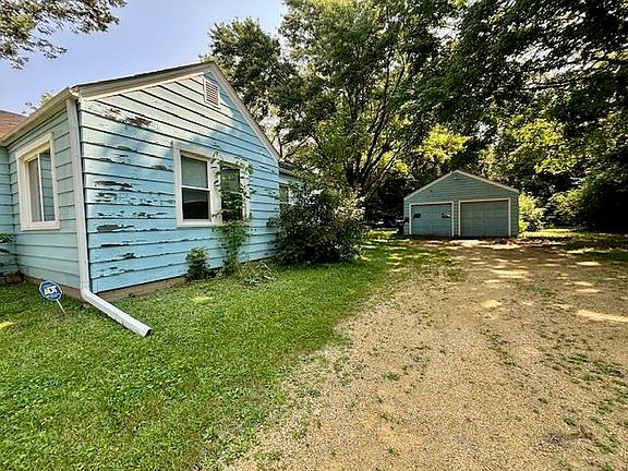 2nd image of 422 Phelps Ave