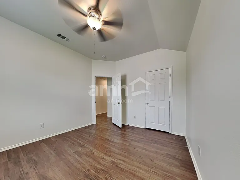 429 Bell Dr — Photo 15