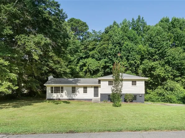 5525 Oak Grove Dr, Acworth, GA 30102