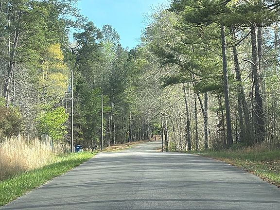 4th image of 847 Pine Ridge Rd