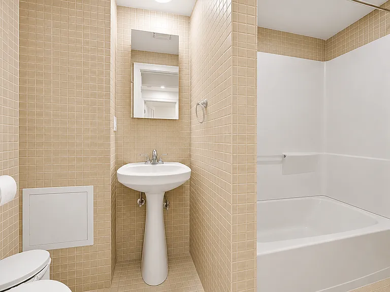 49 Russell St #1 — Photo 8