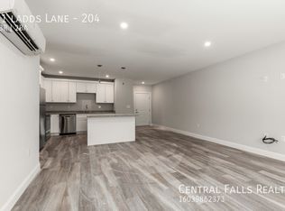 41 Ladds Ln #204, Epping, NH 03042