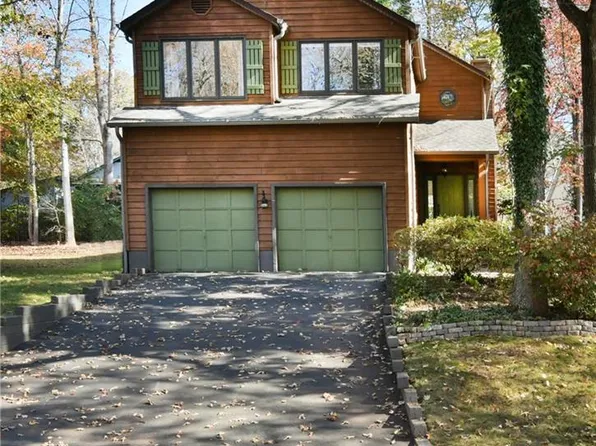 50 Carrisbrooke Ln, Winston Salem, NC 27104