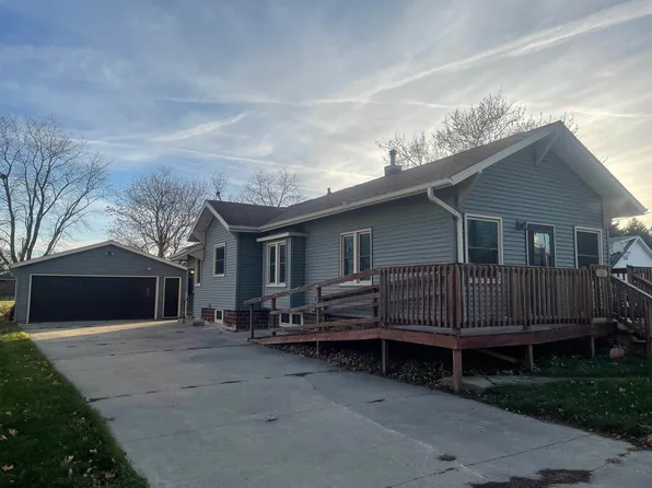 110 E Cummings St, Hawkeye, IA 52147