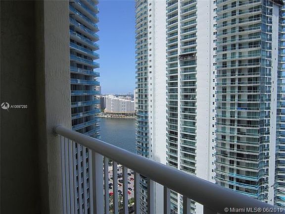 2nd image of 170 SE 14th St APT 2902
