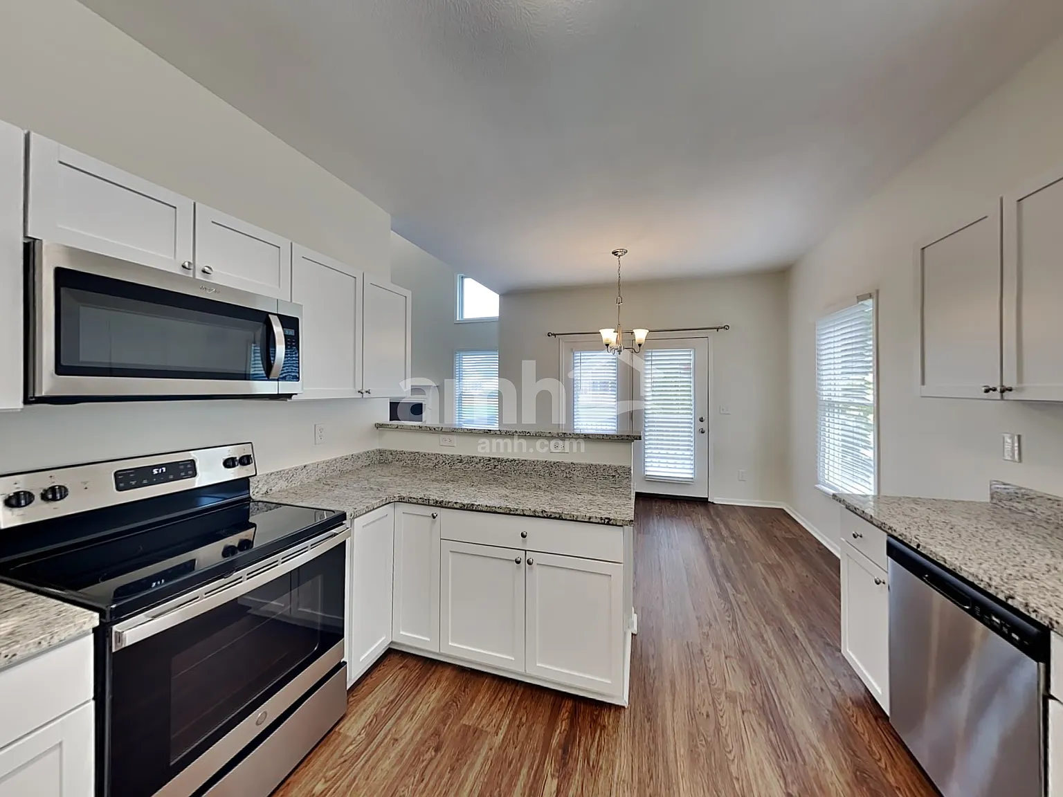 4 bed, 2.5 bath, 1919 sqft, $2,955 — Photo 3