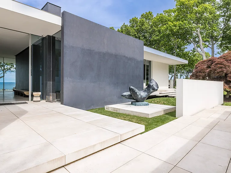 22 Hedges Banks Dr — Photo 5